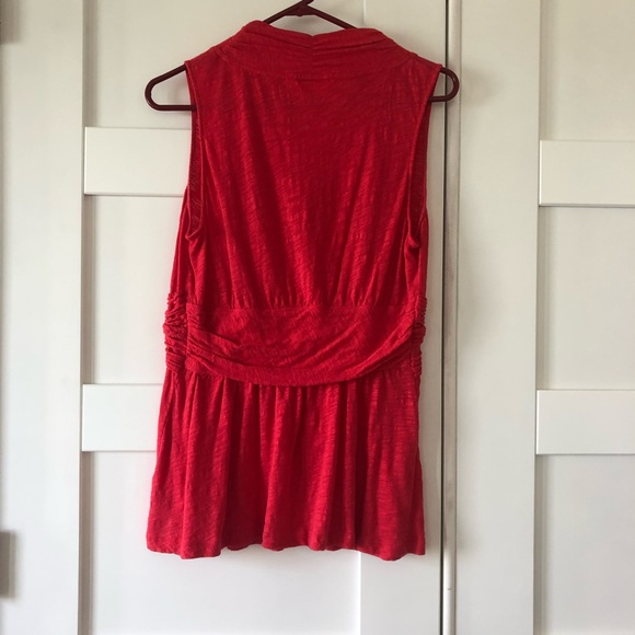 Red sleeveless tunic top - Picture 3 of 4